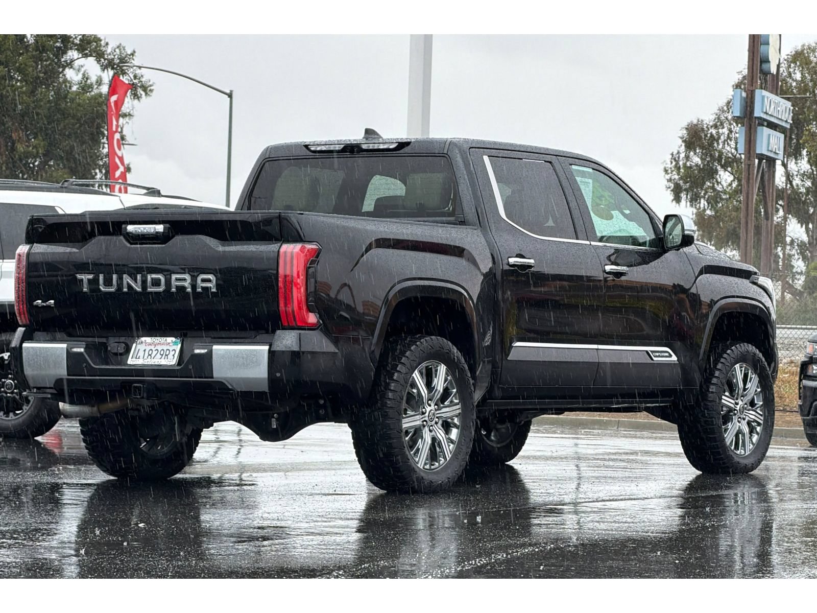 Used 2023 Toyota Tundra Capstone AWD/4WD image 4
