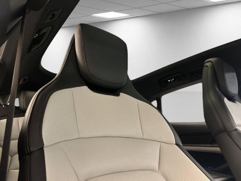 New 2025 Porsche Taycan 4S image 18
