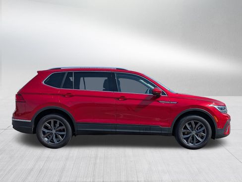 Certified 2022 Volkswagen Tiguan SE image 8
