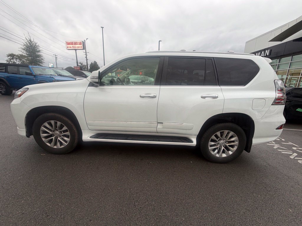 Used 2015 Lexus GX 460 w/ Premium Package AWD/4WD image 3