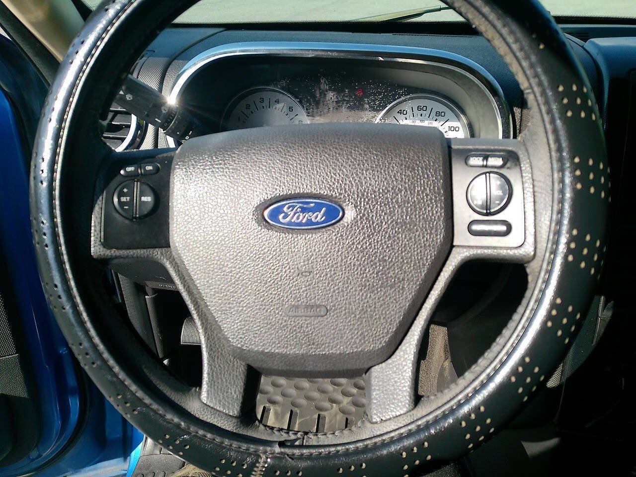 Used 2010 Ford Explorer XLT AWD/4WD image 29