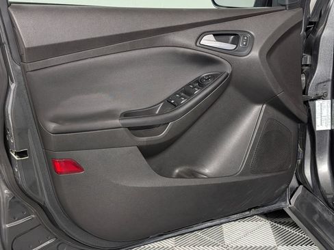 Used 2016 Ford Focus SE FWD image 24