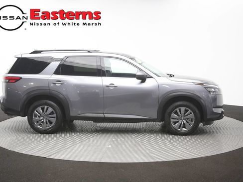 Used 2025 Nissan Pathfinder SV FWD image 46