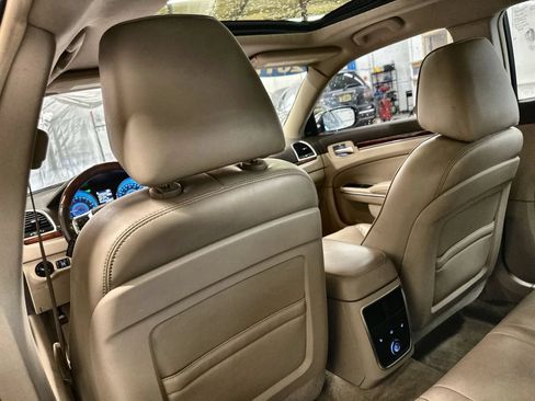 Used 2011 Chrysler 300 C RWD image 26