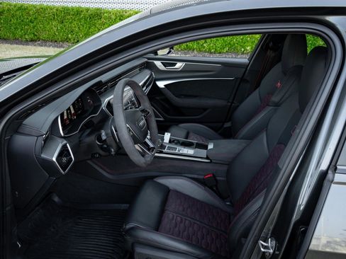 Certified 2024 Audi RS 6 performance AWD/4WD image 29