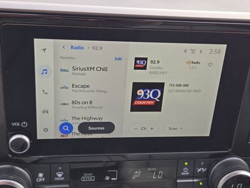 Used 2024 Toyota Highlander LE image 24