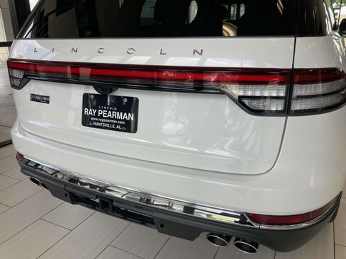 Certified 2025 Lincoln Aviator Reserve w/ Equipment Group 201A image 3