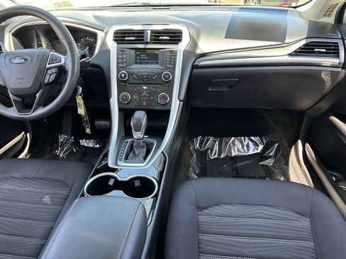 Used 2016 Ford Fusion SE FWD image 13