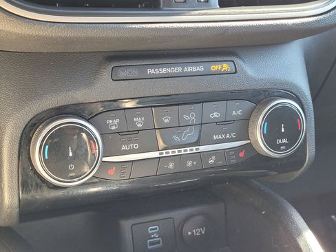 Used 2022 Ford Escape SEL image 25