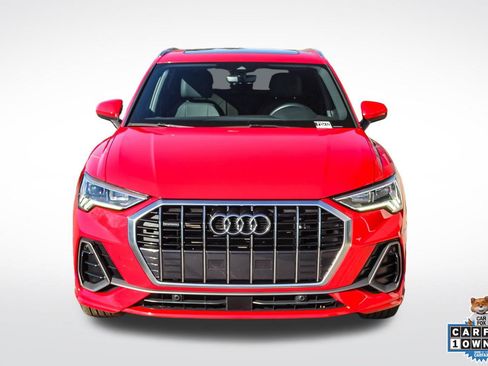 Used 2023 Audi Q3 2.0T Premium w/ 19" Wheel Package image 2