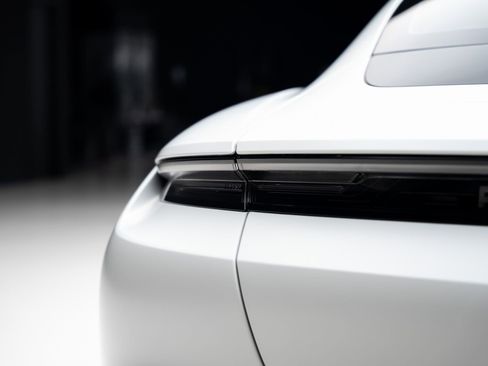 Used 2023 Porsche Taycan image 28