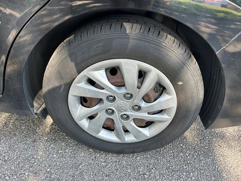 Used 2017 Hyundai Elantra SE FWD image 10
