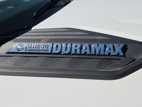 Used 2024 Chevrolet Silverado 2500 LT AWD/4WD image 9