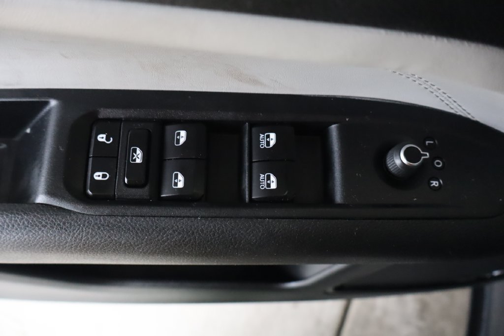 Used 2023 Jeep Compass Limited AWD/4WD image 14