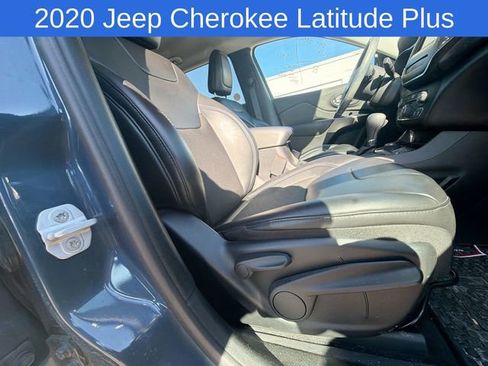 Used 2020 Jeep Cherokee Latitude Plus w/ Comfort/Convenience Group AWD/4WD image 16