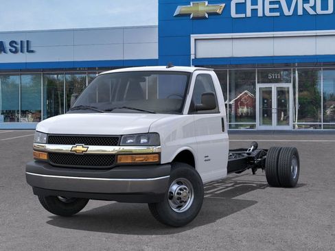 New 2026 Chevrolet Express 3500 w/ Power Convenience Package RWD image 6