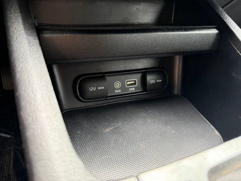Used 2019 Kia Forte LXS FWD image 24