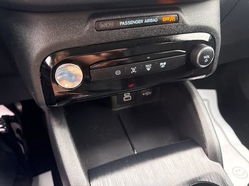 Used 2026 Ford Escape SE FWD image 29