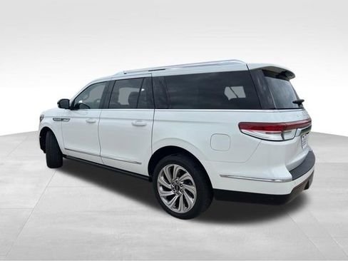 Used 2024 Lincoln Navigator L Reserve image 5