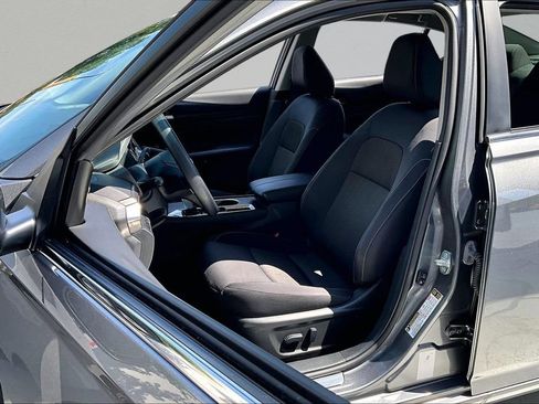 Used 2025 Nissan Altima 2.5 SV w/ SV Special Edition Package FWD image 21