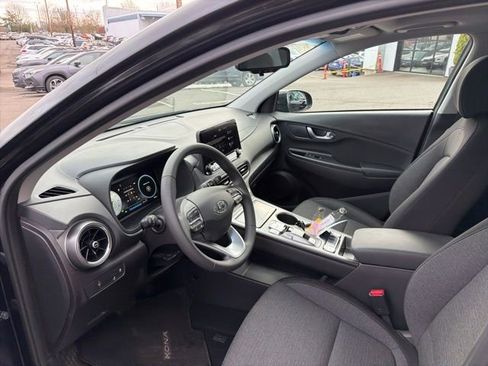 Used 2023 Hyundai Kona SEL w/ Cargo Package image 4