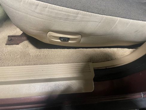 Used 2010 Ford Crown Victoria Police Interceptor image 6