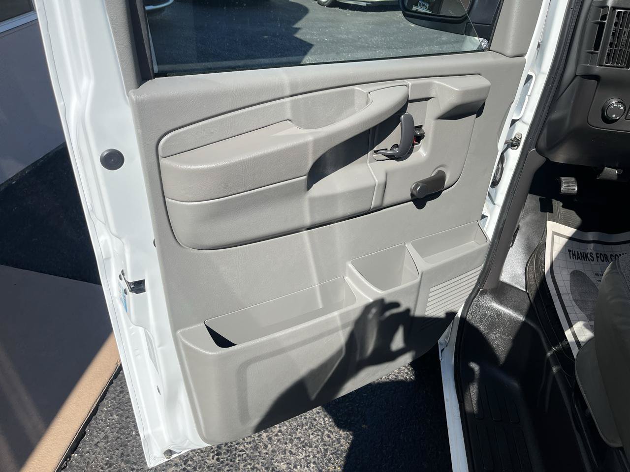 Used 2011 Chevrolet Express 1500 AWD image 23