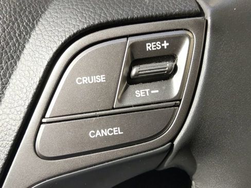 Used 2018 Hyundai Santa Fe Sport FWD image 23