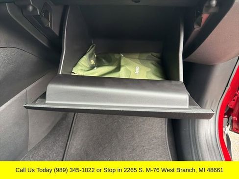 Used 2025 Jeep Compass Limited image 38