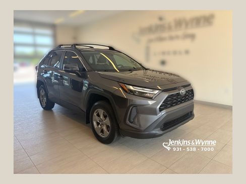 Used 2025 Toyota RAV4 XLE AWD/4WD image 1