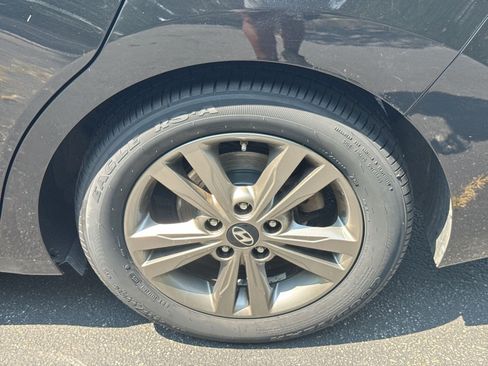 Used 2018 Hyundai Elantra Value Edition FWD image 26