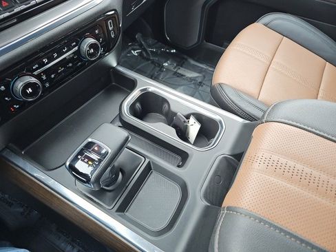 Used 2024 Chevrolet Silverado 1500 High Country w/ Technology Package image 18