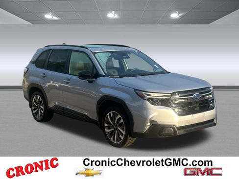 Used 2025 Subaru Forester Touring w/ Popular Package - Touring AWD/4WD image 1
