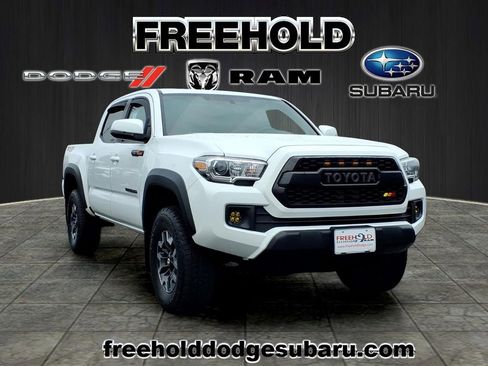 Used 2017 Toyota Tacoma TRD Off-Road w/ Tow Package (A/T) AWD/4WD image 1