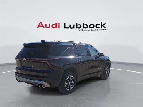 Used 2024 Chevrolet Traverse LT image 8