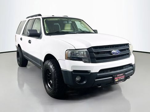 Used 2015 Ford Expedition XL image 2