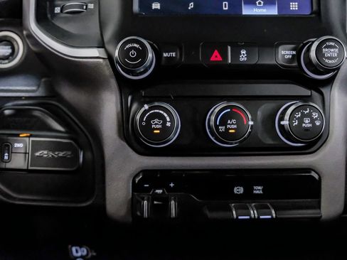 Used 2024 RAM 2500 Big Horn image 25