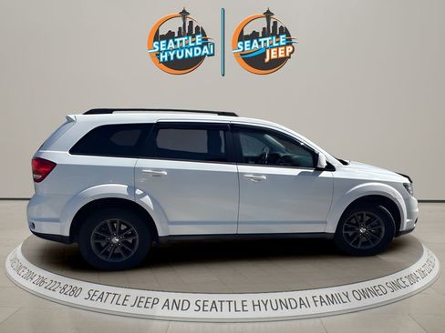 Used 2015 Dodge Journey SXT w/ Flexible Seating Group AWD/4WD image 3