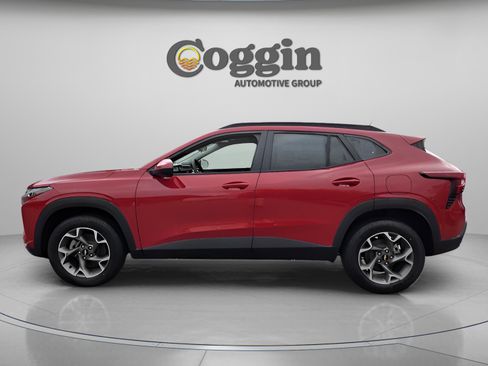 New 2026 Chevrolet Trax LT image 2