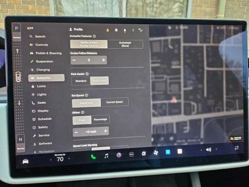 Used 2022 Tesla Model X image 47