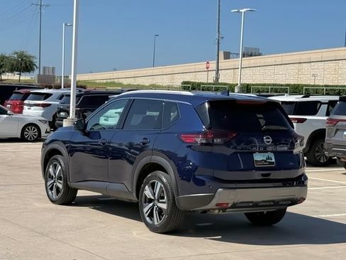 Used 2026 Nissan Rogue SL FWD image 4