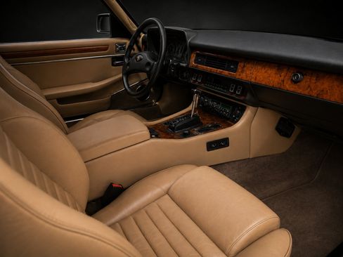 Used 1989 Jaguar XJS V12 Convertible RWD image 7