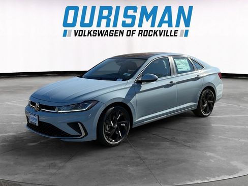 New 2026 Volkswagen Jetta SE image 2