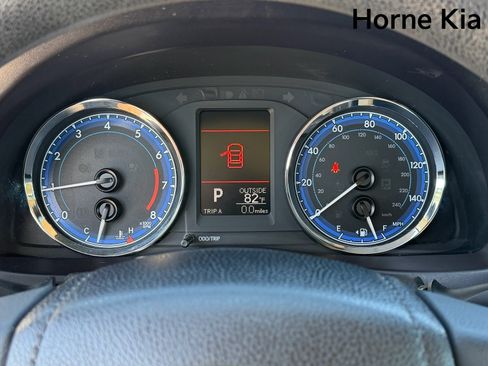 Used 2017 Toyota Corolla LE FWD image 32