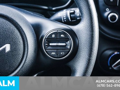 Used 2025 Kia Soul LX w/ LX Technology Package FWD image 21