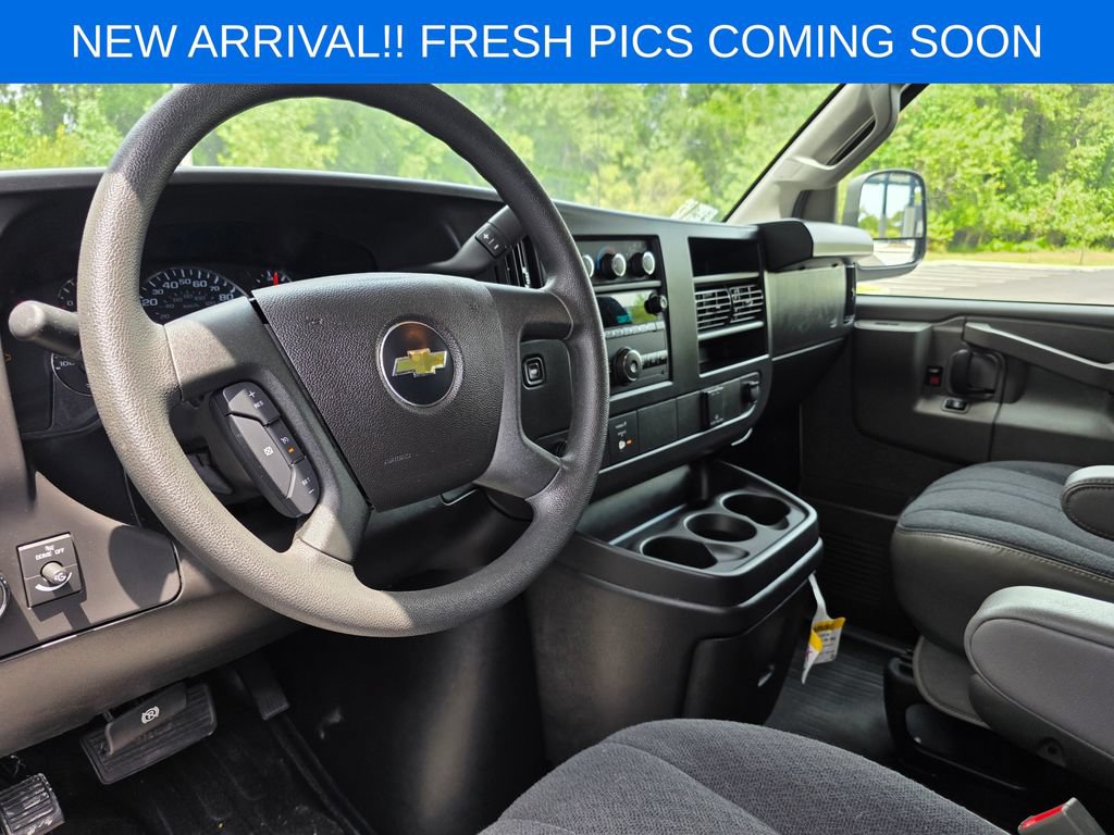 Used 2025 Chevrolet Express 2500 w/ Driver Convenience Package RWD image 7