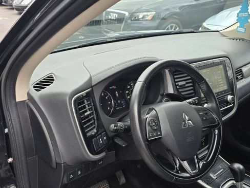 Used 2020 Mitsubishi Outlander SEL AWD/4WD image 18