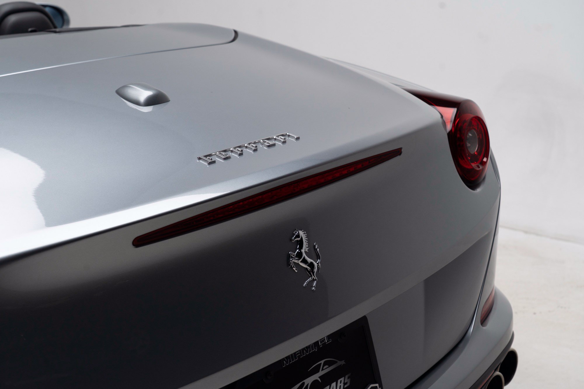 Used 2016 Ferrari California T RWD image 58