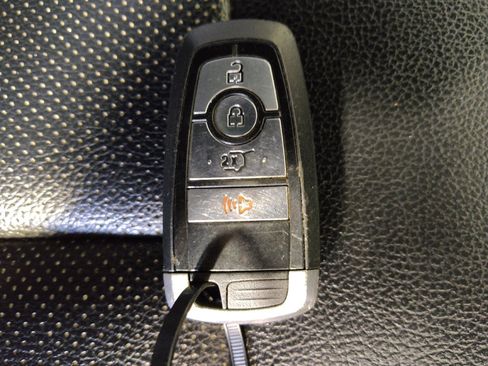 Used 2019 Ford Expedition XLT w/ Equipment Group 201A RWD image 32