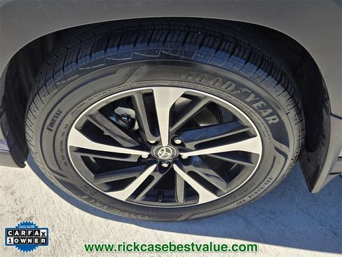 Used 2025 Toyota Corolla Cross AWD Hybrid w/ Convenience Package image 10